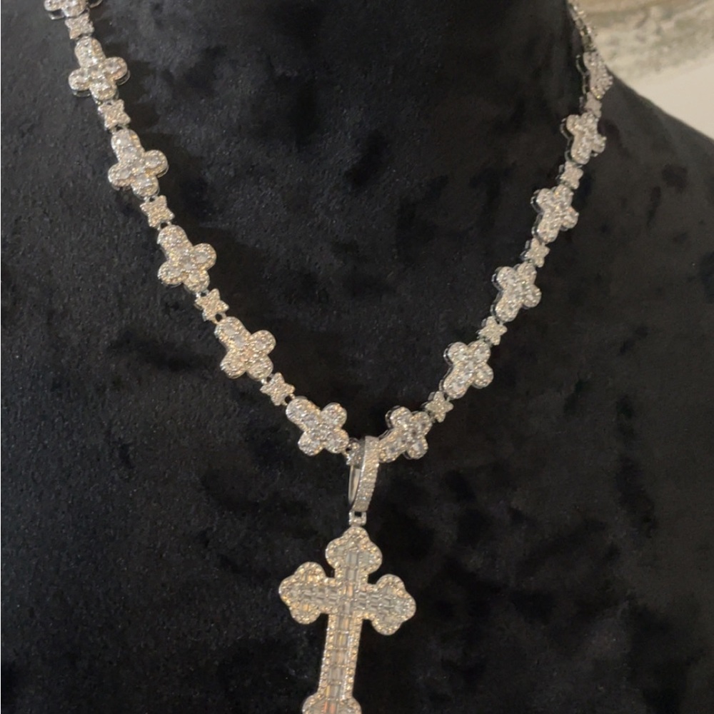 Elegant Silver Cross Necklace